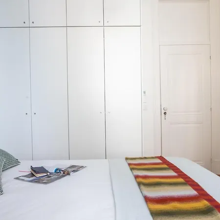 Apartman Plum Guide - The Golden Son